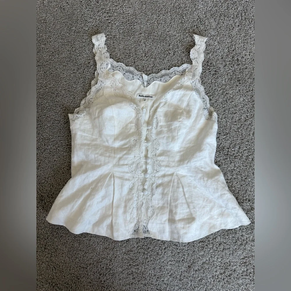 Reformation Linen Size 4 - Picture 5 of 13